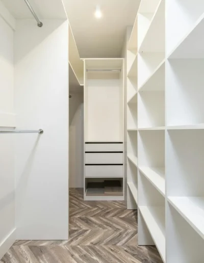 Libreria laccata bianco opaco